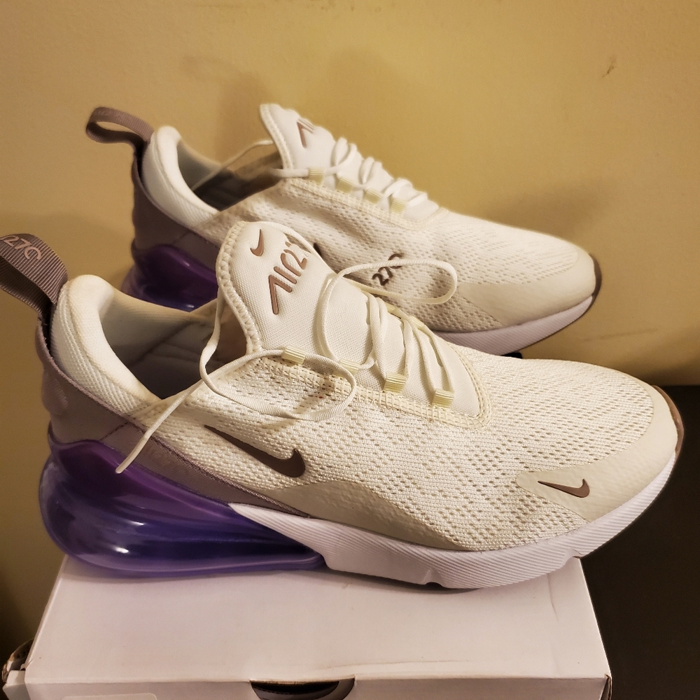 Womens Nike Air Max 270 Size 10